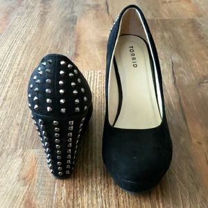 TORRID BLACK SUEDE STUDDED WEDGES